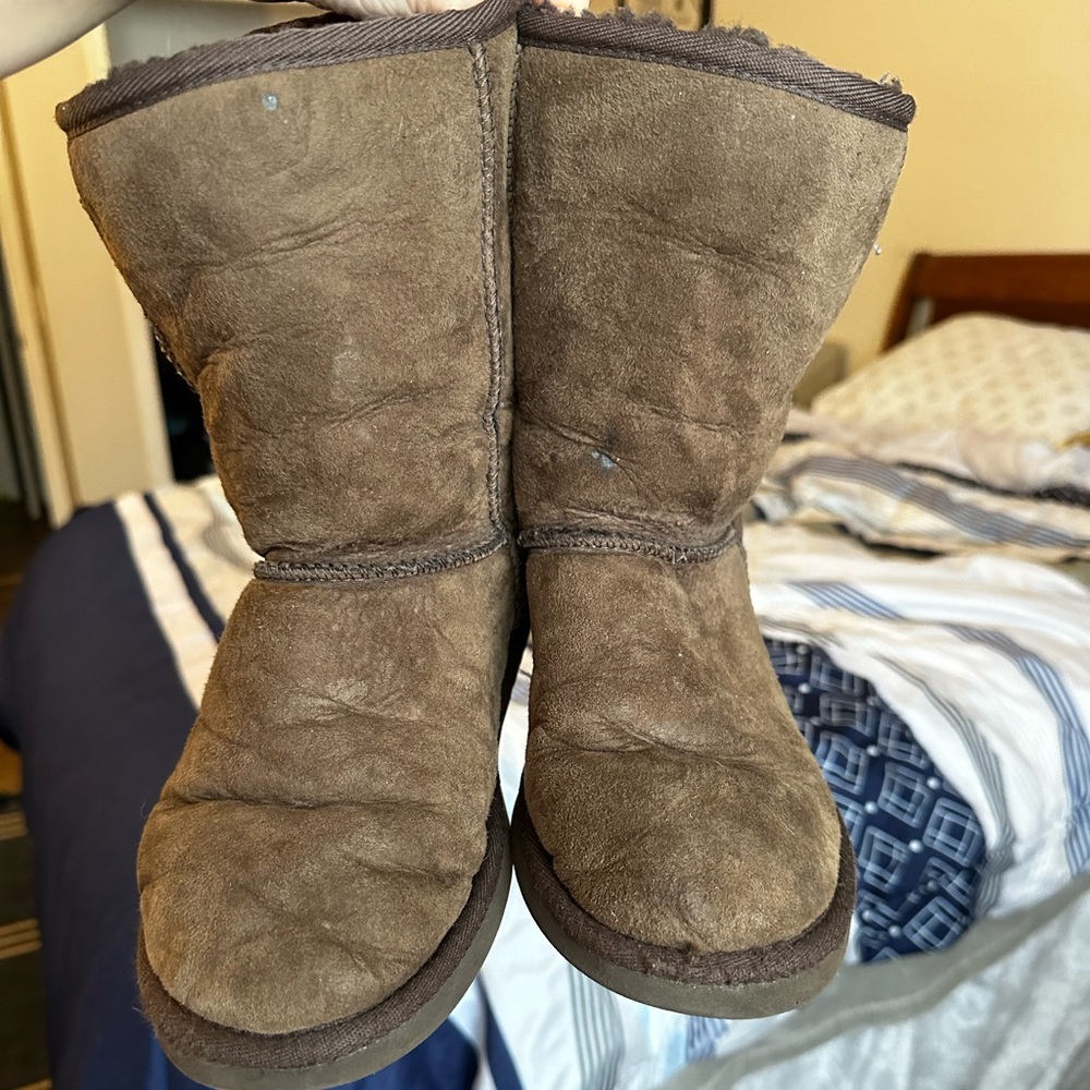 UGG Classic Short Chocolate